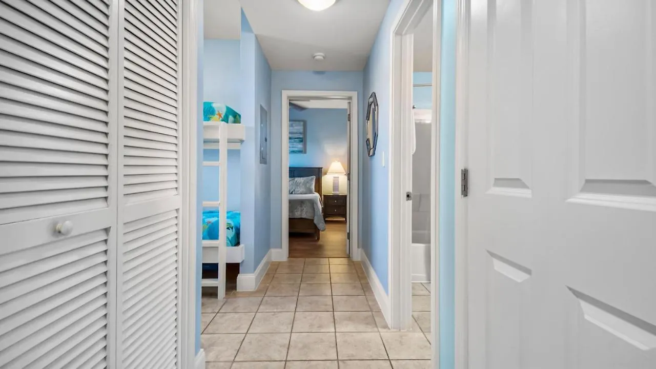 Semesterbostad Latitude Adjustment At Laketown Wharf #1107 By Nautical Properties Vacation Rentals Panama City Beach USA