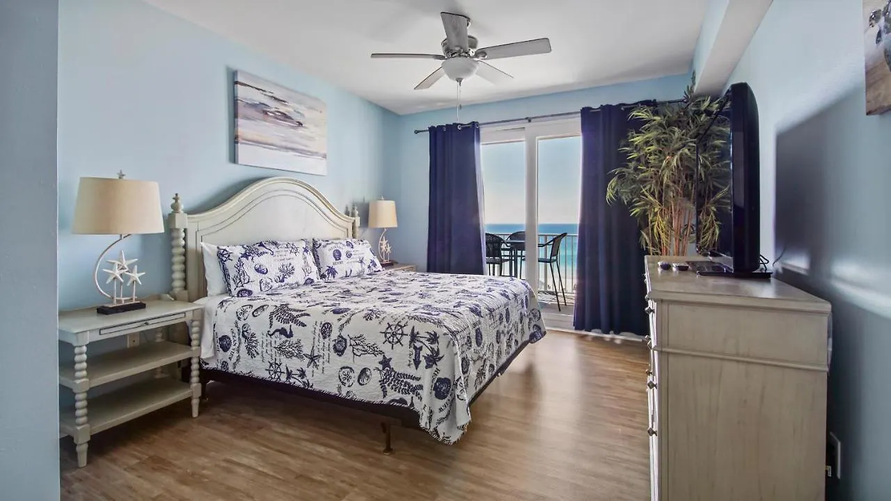 Tatil Evi Latitude Adjustment At Laketown Wharf #1107 By Nautical Properties Vacation Rentals Panama City Beach ABD