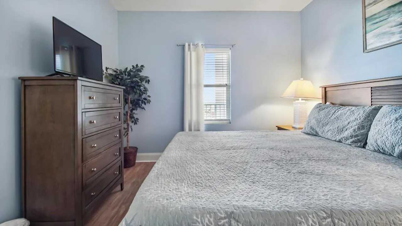 Latitude Adjustment At Laketown Wharf #1107 By Nautical Properties Vacation Rentals Panama City Beach 0*,  ABD
